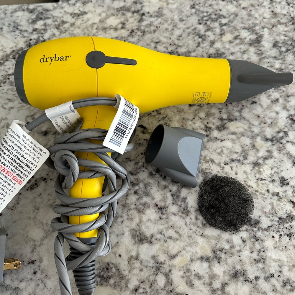 Drybar blow dryer